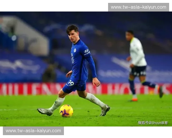 蓝月亮对阵蓝军：足总杯巅峰对决，谁能捧起荣耀之巅？